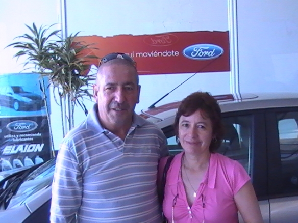 "Toco" Arias y su esposa Soledad retirando su Ford Focus Exe 0Km. Felicitaciones !
